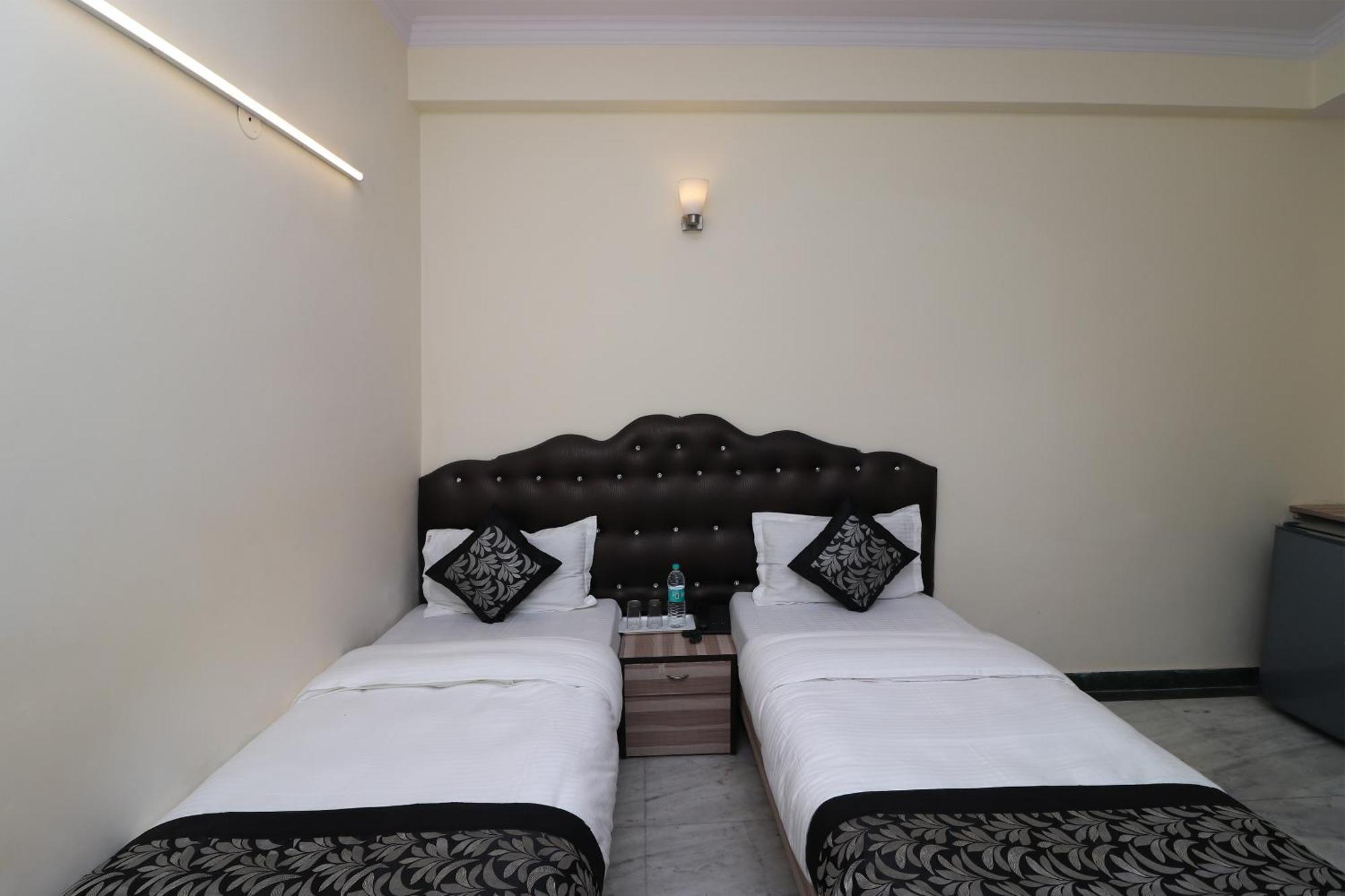 Oyo Hotel Silver Shine Near Gurudwara Shri Bangla Sahib New Delhi Ngoại thất bức ảnh