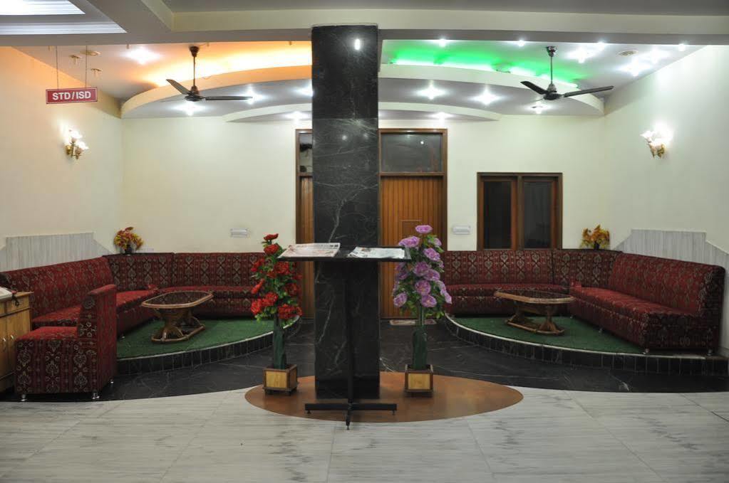 Oyo Hotel Silver Shine Near Gurudwara Shri Bangla Sahib New Delhi Ngoại thất bức ảnh
