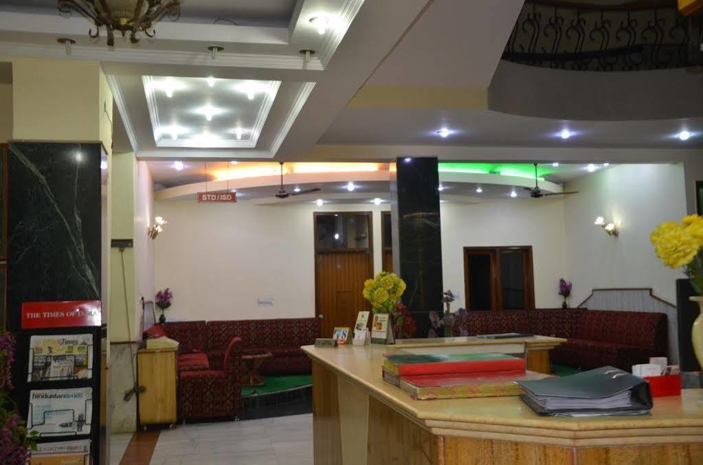 Oyo Hotel Silver Shine Near Gurudwara Shri Bangla Sahib New Delhi Ngoại thất bức ảnh